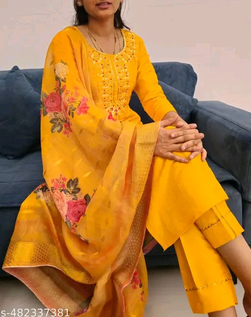 Charvi Superior Women Dupatta Sets