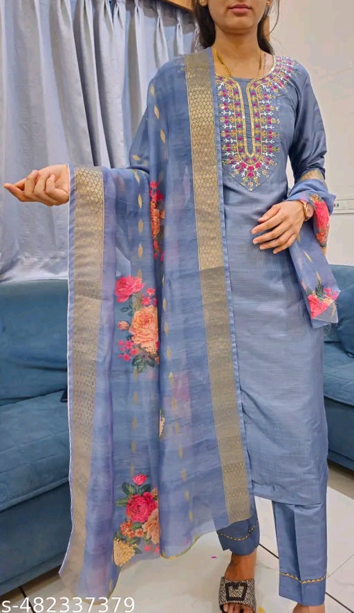 Charvi Superior Women Dupatta Sets