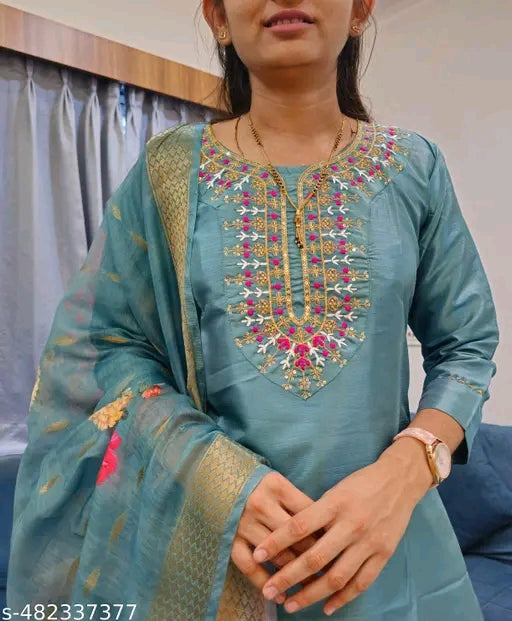 Charvi Superior Women Dupatta Sets