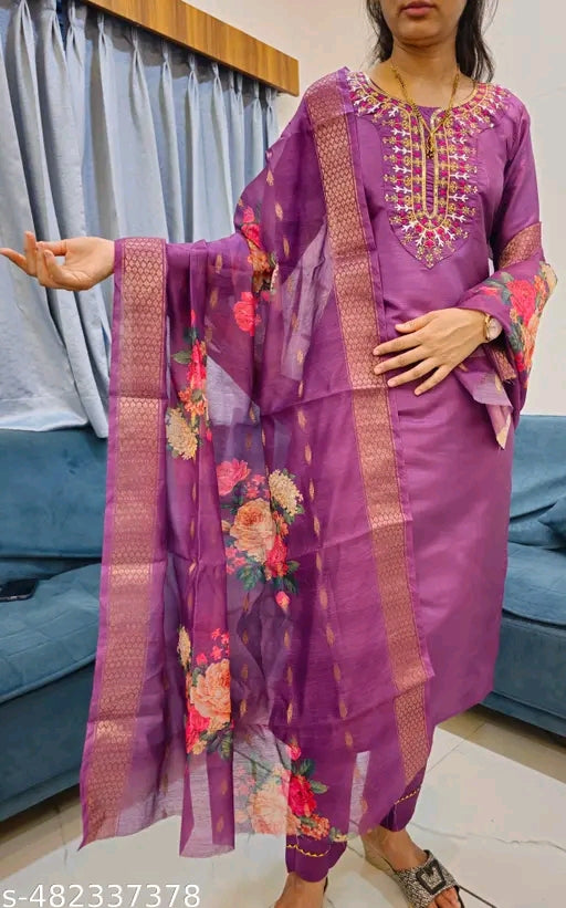 Charvi Superior Women Dupatta Sets