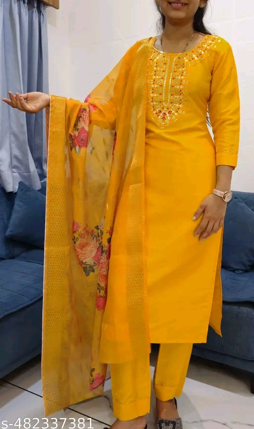 Charvi Superior Women Dupatta Sets