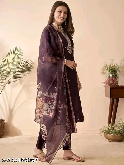 Charvi Sensational Women Kurta Sets