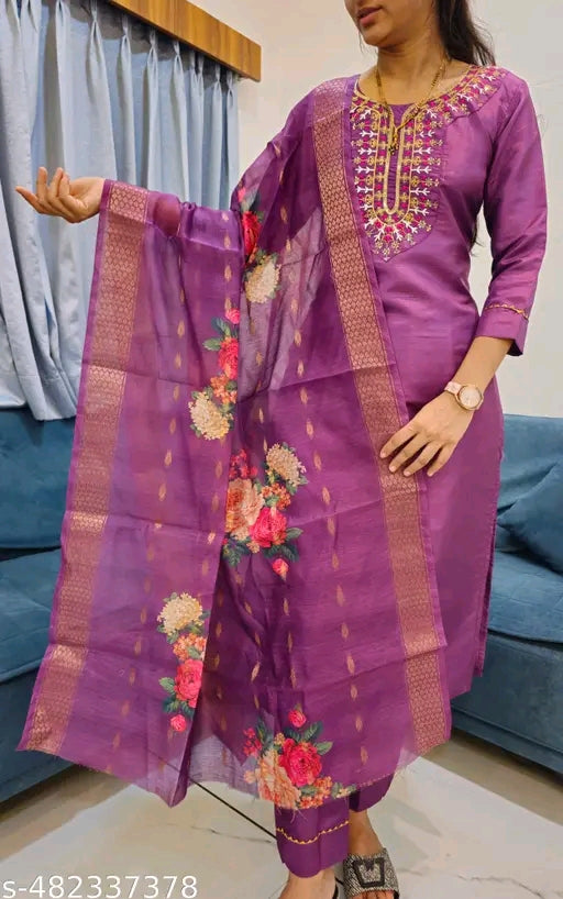 Charvi Superior Women Dupatta Sets