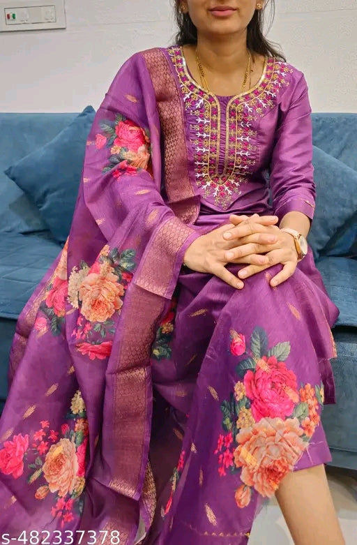 Charvi Superior Women Dupatta Sets