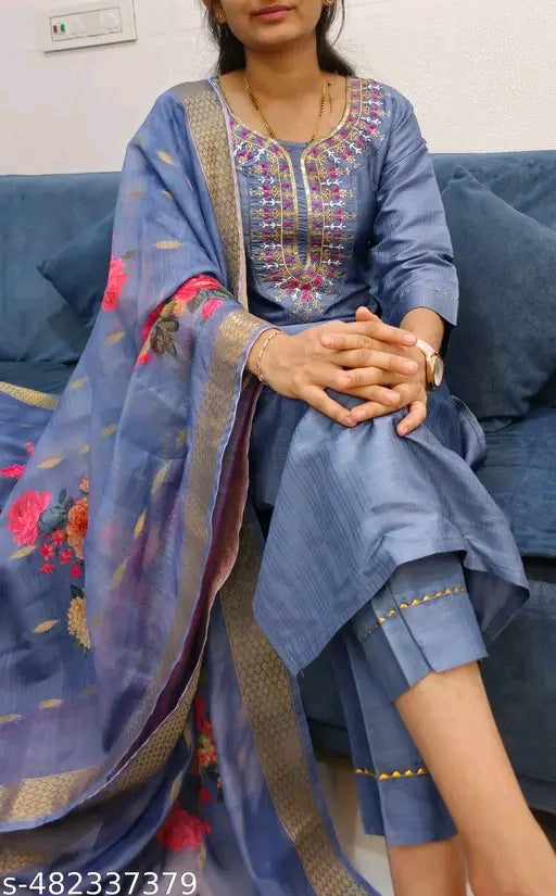 Charvi Superior Women Dupatta Sets